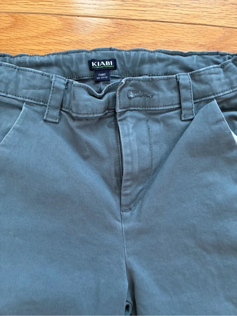 Boys pants set of 2 size 7 slim ( might fit like a 6)